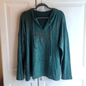 NWOT Bucketlist Lightweight Hooded Pullover Size Large